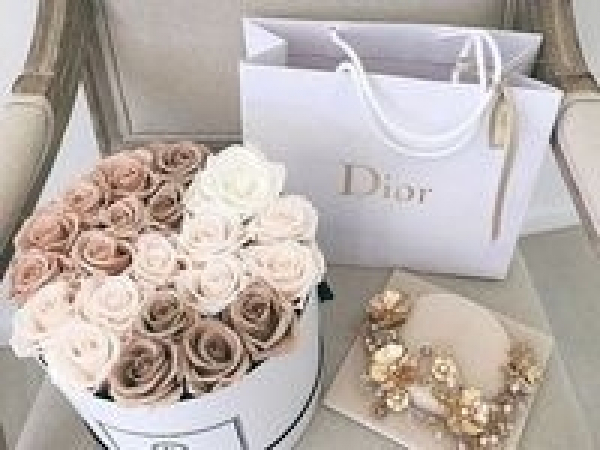 Коррупционная роскошь Собянина: как элитные наряды и многомиллионные украшения стали символом чиновничьего беспредела